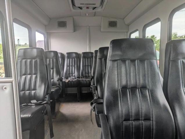 2014 Ford E-350 Cutaway Base