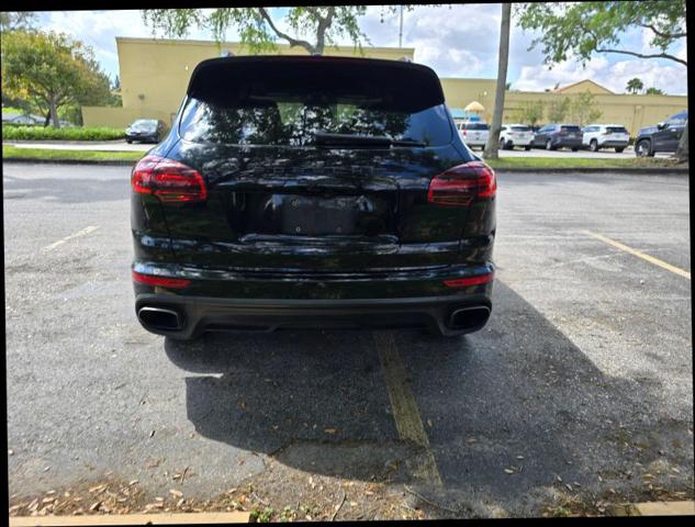 2018 Porsche Cayenne Platinum Edition