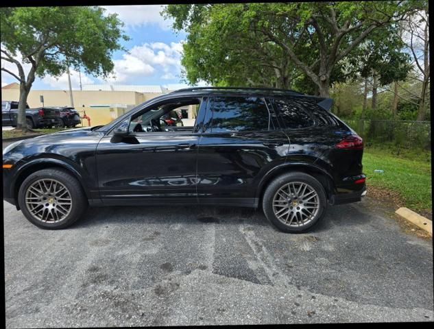 2018 Porsche Cayenne Platinum Edition