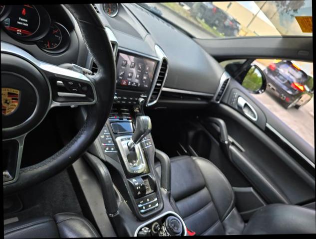 2018 Porsche Cayenne Platinum Edition