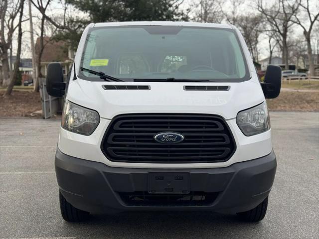 2015 Ford Transit w/60/40 Side Door w/RWB