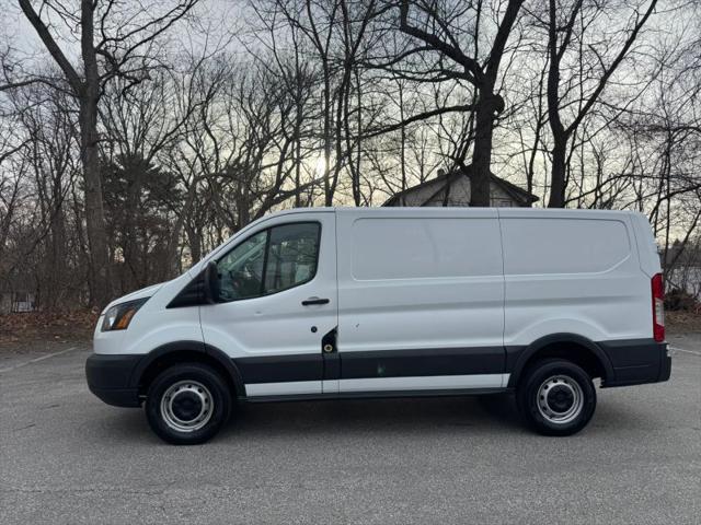2015 Ford Transit w/60/40 Side Door w/RWB