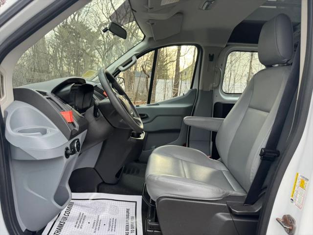 2015 Ford Transit w/60/40 Side Door w/RWB