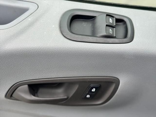 2015 Ford Transit w/60/40 Side Door w/RWB