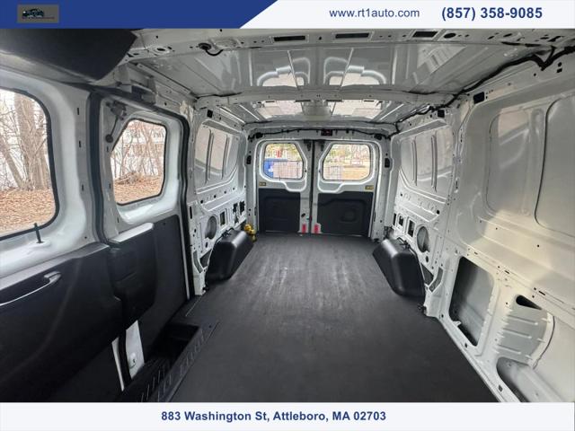 2015 Ford Transit w/60/40 Side Door w/RWB