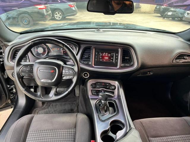 2017 Dodge Challenger SXT
