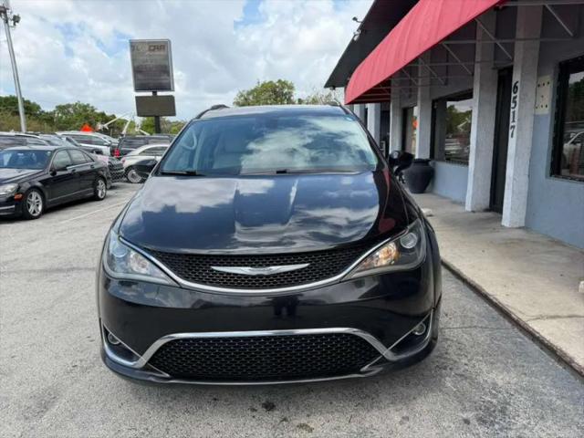 2017 Chrysler Pacifica Touring-L Plus