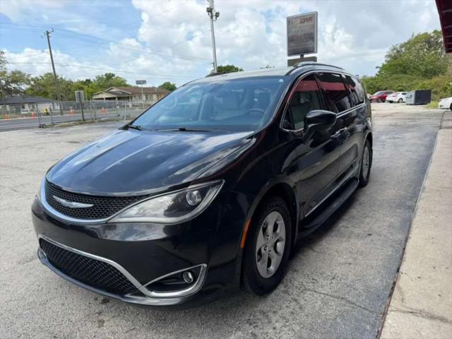 2017 Chrysler Pacifica Touring-L Plus