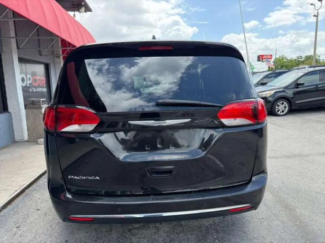 2017 Chrysler Pacifica Touring-L Plus