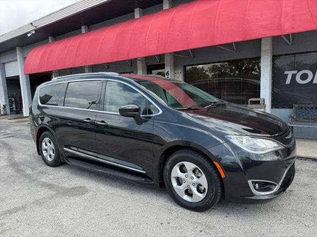 2017 Chrysler Pacifica Touring-L Plus