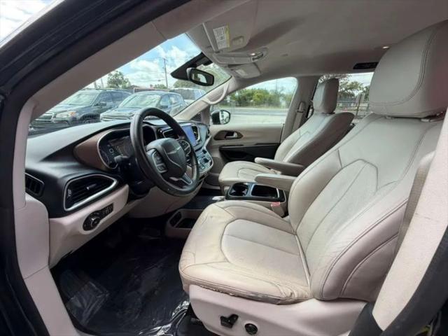 2017 Chrysler Pacifica Touring-L Plus