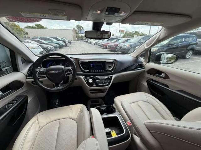 2017 Chrysler Pacifica Touring-L Plus