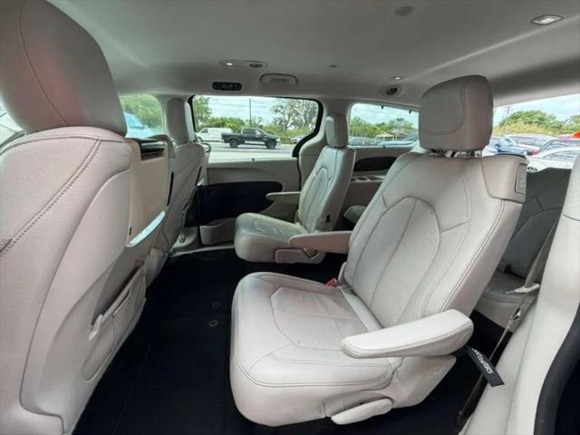 2017 Chrysler Pacifica Touring-L Plus