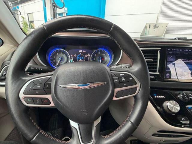2017 Chrysler Pacifica Touring-L Plus