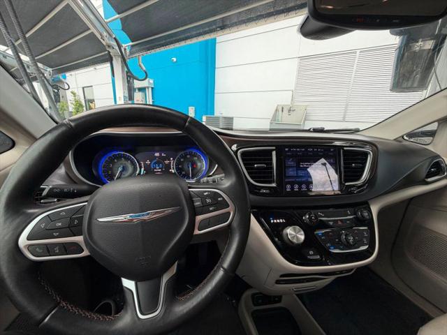2017 Chrysler Pacifica Touring-L Plus
