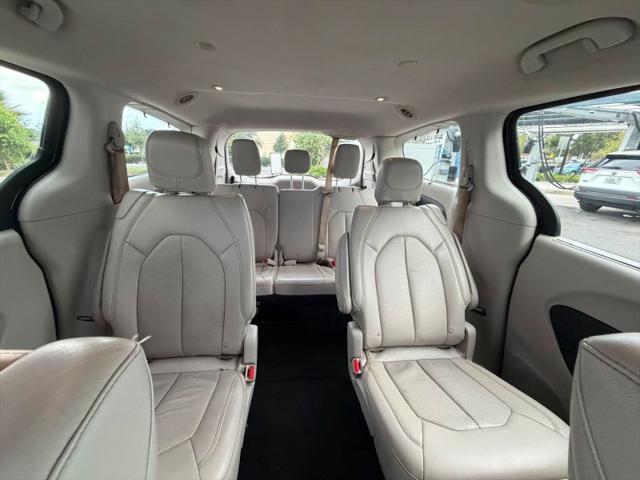 2017 Chrysler Pacifica Touring-L Plus