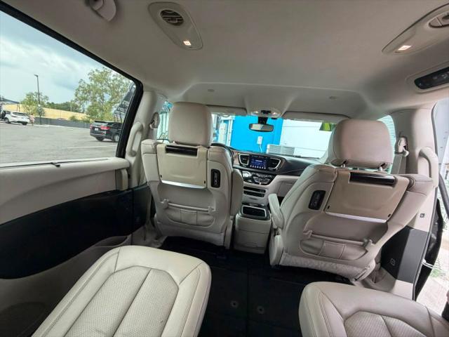 2017 Chrysler Pacifica Touring-L Plus
