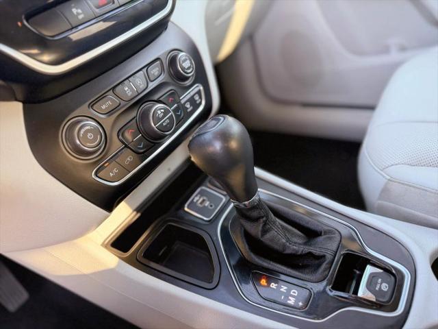 2019 Jeep Cherokee Limited FWD