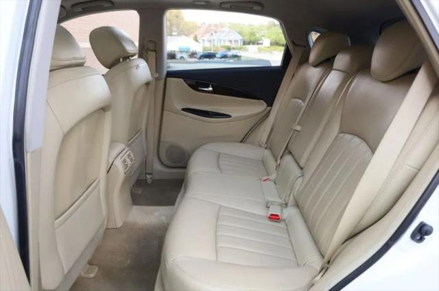2017 INFINITI QX50 Base