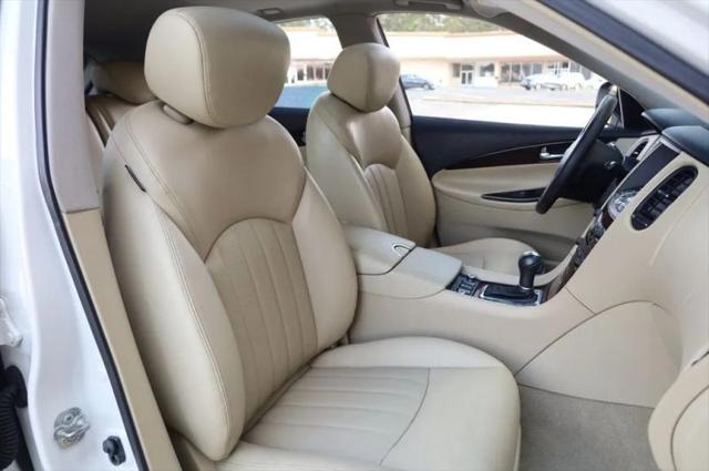 2017 INFINITI QX50 Base