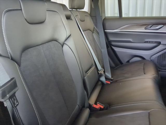 2026 Jeep Grand Cherokee Altitude 4x4