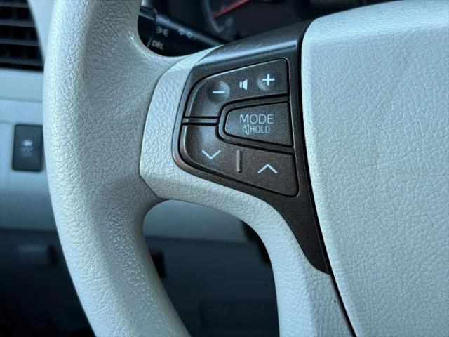 2013 Toyota Sienna LE V6 8 Passenger