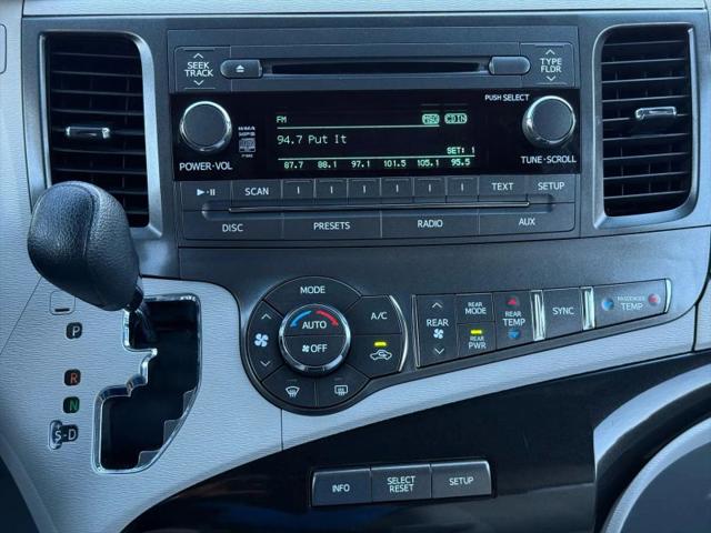 2013 Toyota Sienna LE V6 8 Passenger