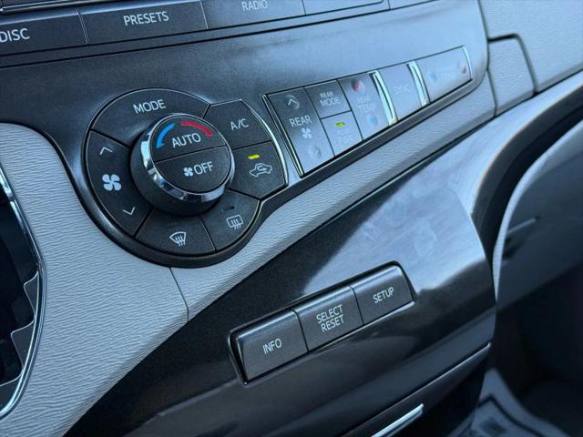2013 Toyota Sienna LE V6 8 Passenger