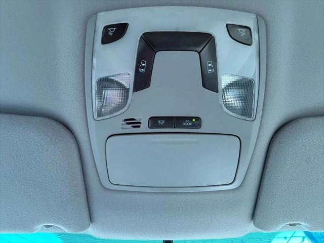 2013 Toyota Sienna LE V6 8 Passenger