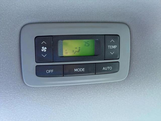 2013 Toyota Sienna LE V6 8 Passenger