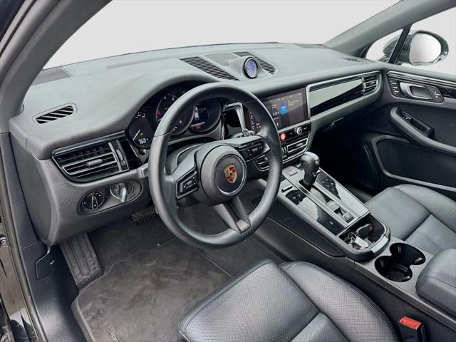 2025 Porsche Macan T