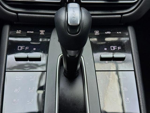 2025 Porsche Macan T