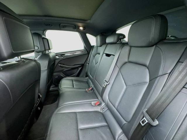 2025 Porsche Macan T
