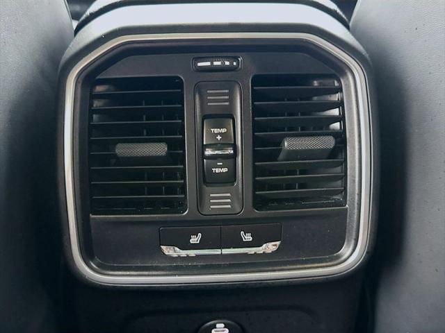 2025 Porsche Macan T