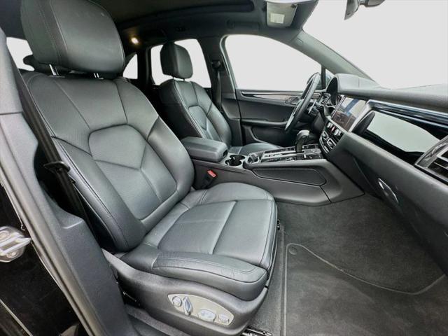 2025 Porsche Macan T