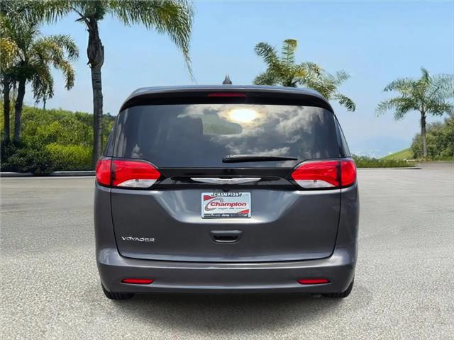 2022 Chrysler Voyager LX