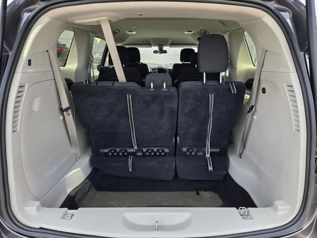 2022 Chrysler Voyager LX