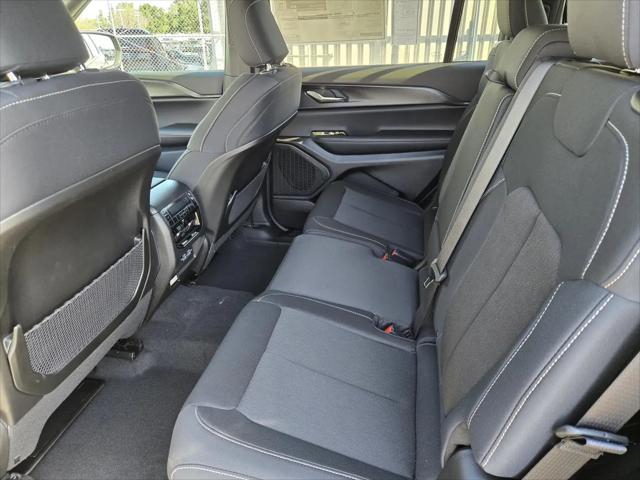 2026 Jeep Grand Cherokee L Altitude 4x2