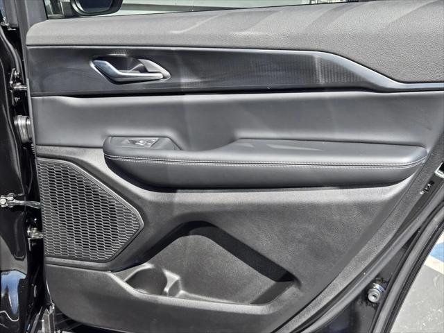 2026 Jeep Grand Cherokee L Altitude 4x2