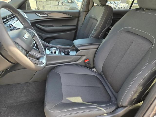 2026 Jeep Grand Cherokee L Altitude 4x2