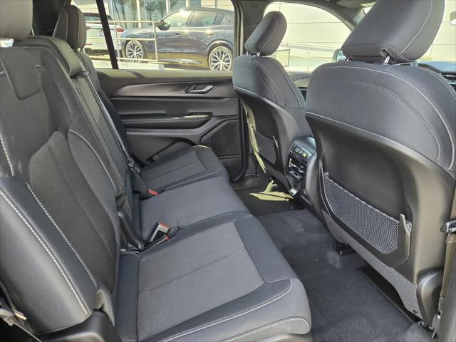 2026 Jeep Grand Cherokee L Altitude 4x2