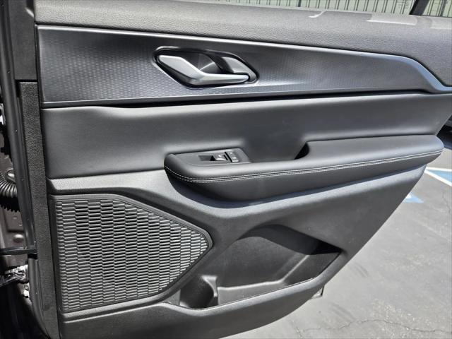2026 Jeep Grand Cherokee L Altitude 4x2