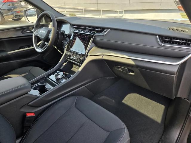 2026 Jeep Grand Cherokee L Altitude 4x2