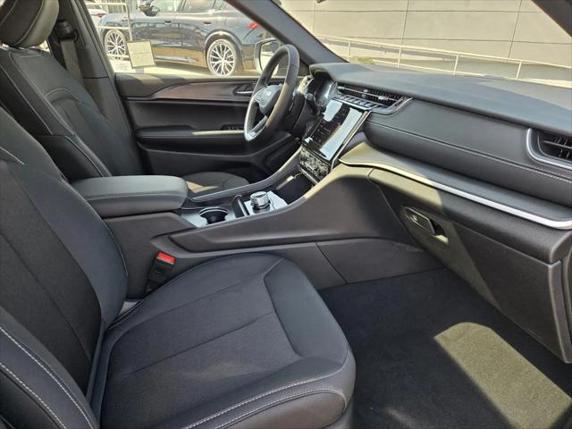 2026 Jeep Grand Cherokee L Altitude 4x2