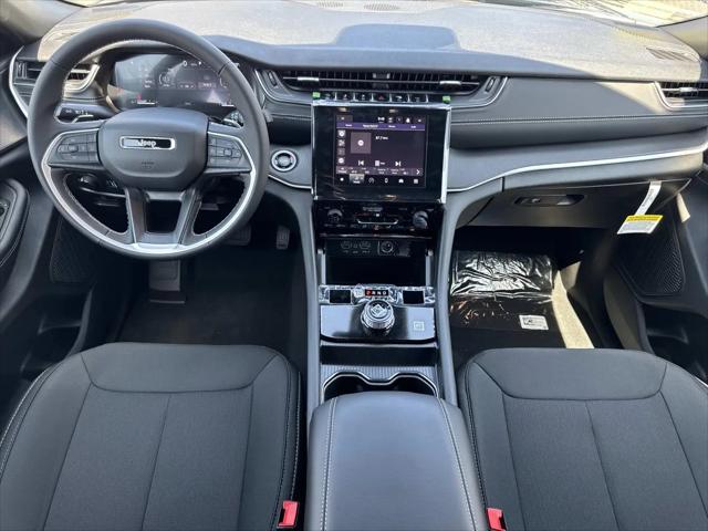 2026 Jeep Grand Cherokee L Laredo 4x2