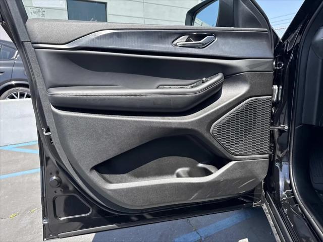 2026 Jeep Grand Cherokee L Laredo 4x2