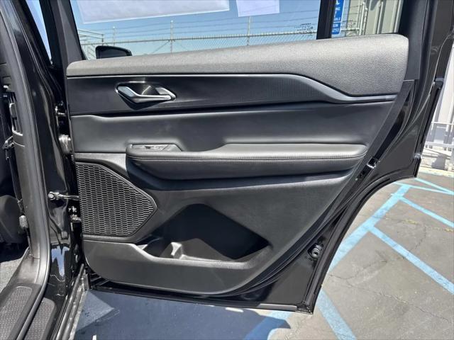 2026 Jeep Grand Cherokee L Laredo 4x2