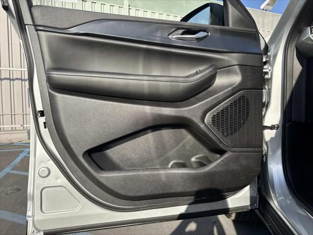 2026 Jeep Grand Cherokee L Altitude 4x2
