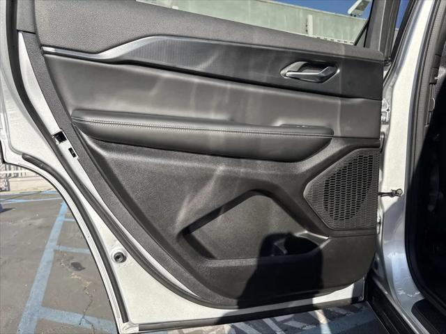 2026 Jeep Grand Cherokee L Altitude 4x2