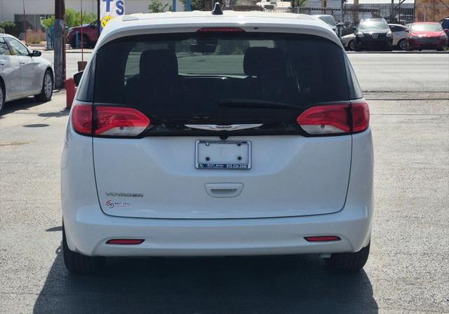2023 Chrysler Voyager LX